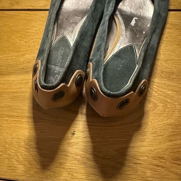 B Makowsky Remi Blue gray Brown Accent Studded Leather Ballet Flats 9.5 - Picture 5 of 9